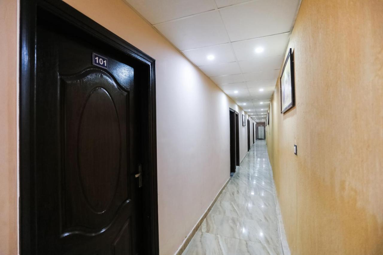 Oyo 72993 Hotel The Gold Faridábád Kültér fotó
